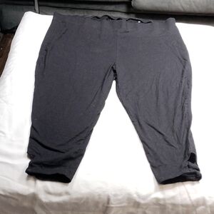 Torrid women's capris size 5